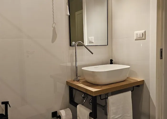 Elegant アパート