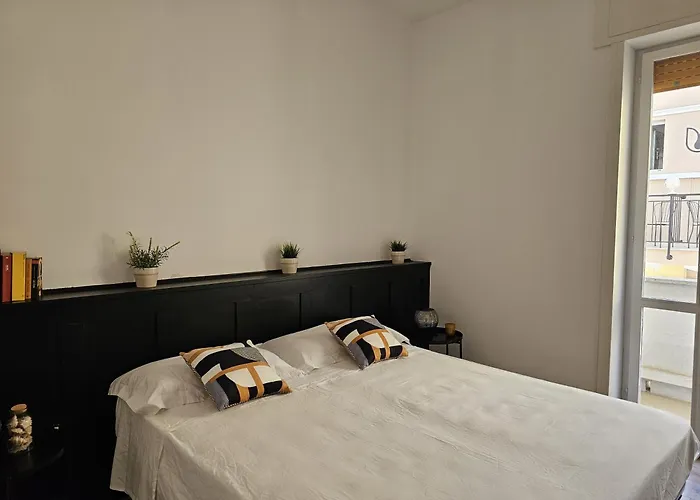 Elegant アパート